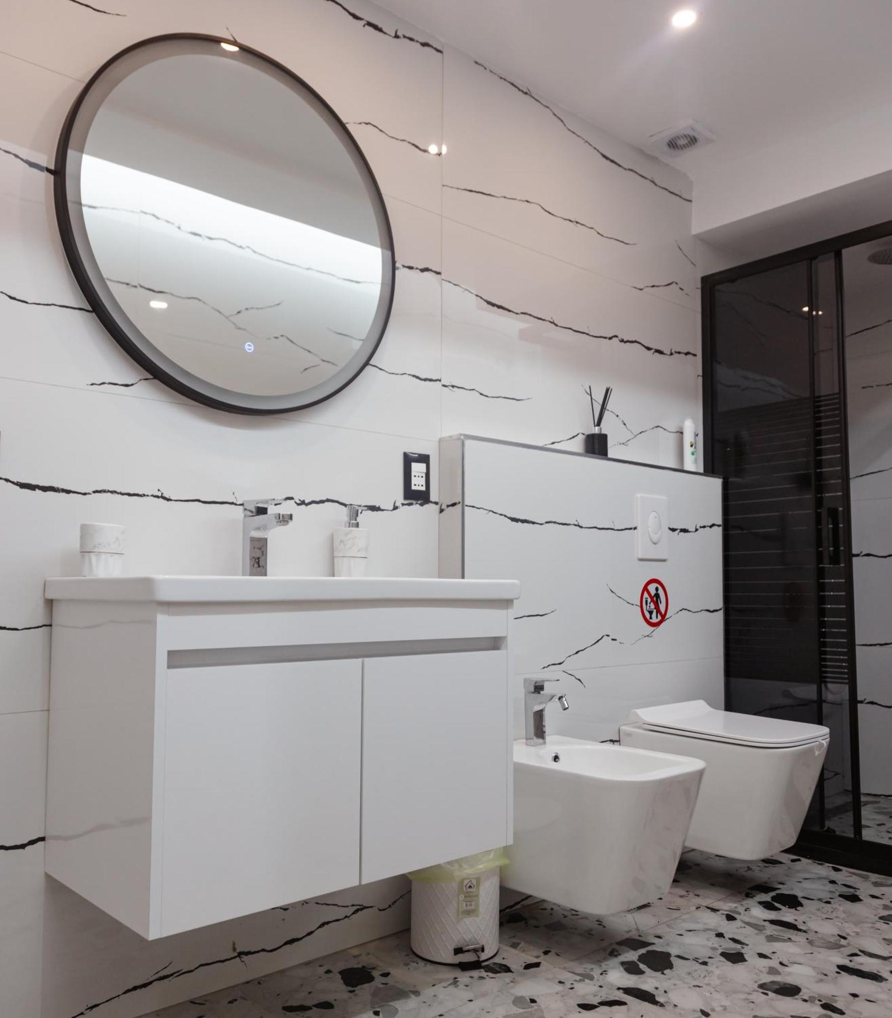 Mon Prive Apartment Тирана Экстерьер фото